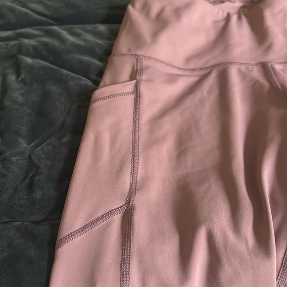 pink/violet 90 degree by reflex Size M leggings with pockets. EUC - Picture 7 of 13
